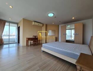 Spacious 1 Bedroom Asoke Apartment