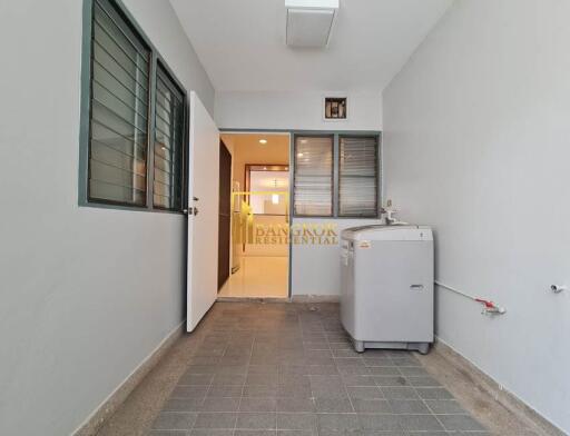 Very Spacious 3 Bedroom Apartment in Phrom Phong