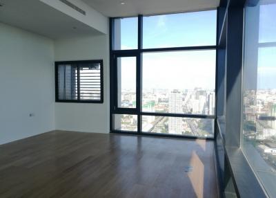 Circle Living Prototype  Unfurnished 3 Bedroom Condo For Rent Near MRT