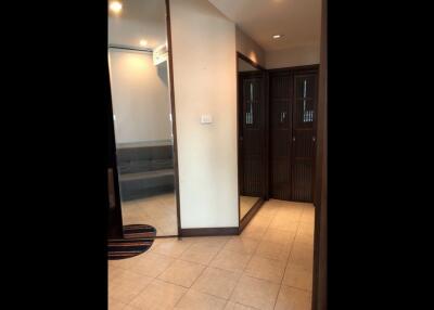 President Place  1 Bedroom Property in Shopping District