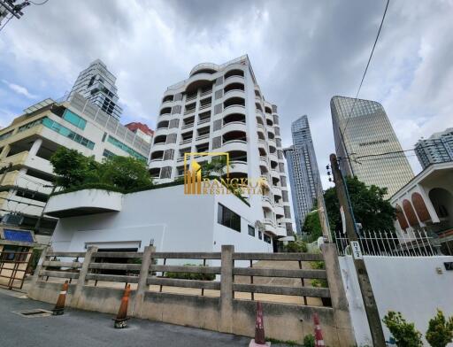 Renovated 2 Bedroom Apartment For Rent in Asoke Area