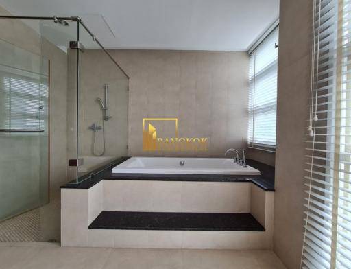 Very Spacious 4 Bedroom Apartment For Rent in Thonglor