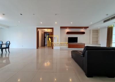 Very Spacious 4 Bedroom Apartment For Rent in Thonglor