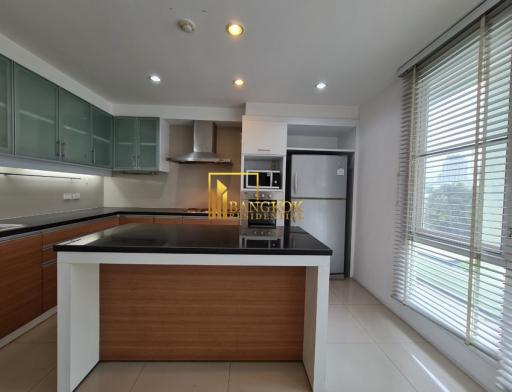 Very Spacious 4 Bedroom Apartment For Rent in Thonglor