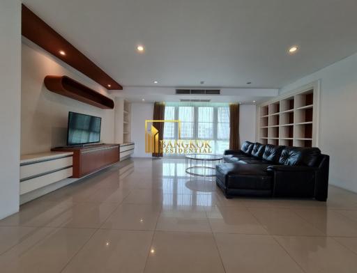 Very Spacious 4 Bedroom Apartment For Rent in Thonglor