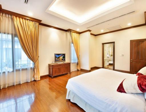 L&H Villa  Fully Furnished 4 Bedroom Luxury House in Sathorn