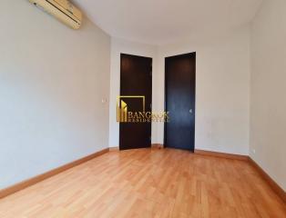 Citi Smart  Partially furnished 3 Bedroom Condo For Rent Near Asoke BTS Station