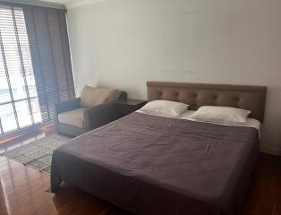 Baan Siri 10  Good Sized 2 Bed Condo For Rent in Sukhumvit 10