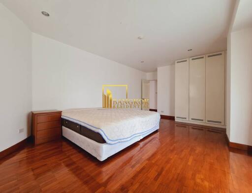 Furnished 3 Bedroom Apartment For Rent in Popular Thong Lo