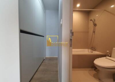 Noble Refine  Stylish 1 Bedroom Condo Near BTS Phrom Phong