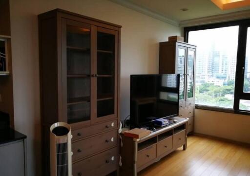 Prive  Luxury 3 Bedroom Condo For Rent in Phloenchit