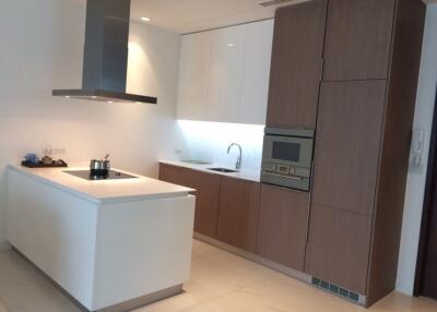 185 Rajadamri  Spacious 2 Bedroom Luxury Condo in Prime Location