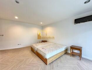 Very Spacious 4 Bedroom Apartment For Rent in Thonglor