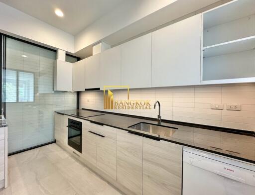 Very Spacious 4 Bedroom Apartment For Rent in Thonglor