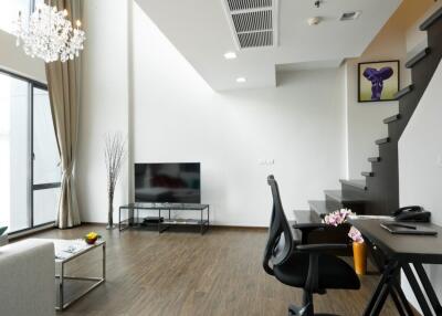 Wonderful 1 Bedroom Duplex Serviced Apartment in Ekkamai