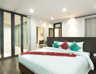 Wonderful 1 Bedroom Duplex Serviced Apartment in Ekkamai