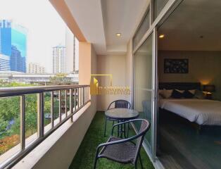 Large 1 Bedroom Serviced Apartment in Asoke Area