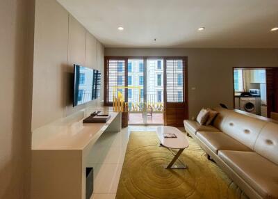 Luxurious 3 Bedroom Serviced Apartment For Rent in Phloen Chit