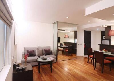 Spacious 2 Bedroom Serviced Apartment in Popular Silom Area