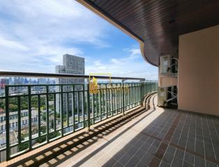 Spacious 3 Bedroom Serviced Penthouse Apartment in Sathorn