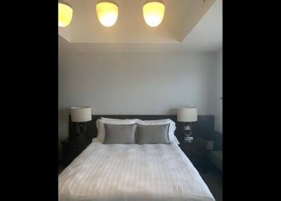 Spacious 1 Bedroom Serviced Apartment in Phra Khanong