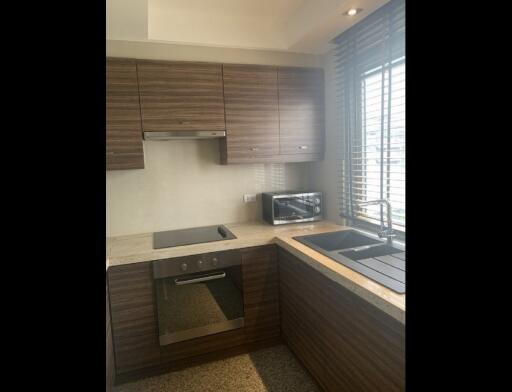 Spacious 1 Bedroom Serviced Apartment in Phra Khanong