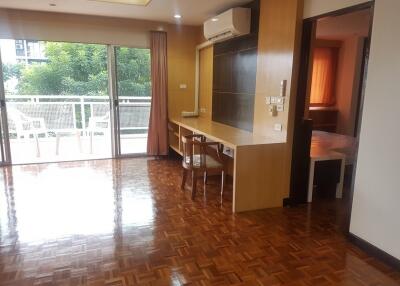 Spacious 2 Bedroom Apartment For Rent in Ekkamai