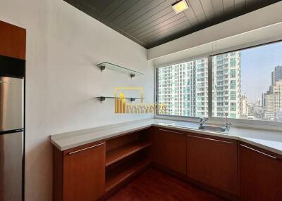 Large 2 Bedroom Apartment in Thonglor Area