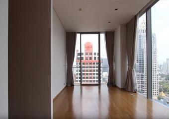 Saladaeng Residences  Unfurnished 3 Bedroom Property For Sale in Silom