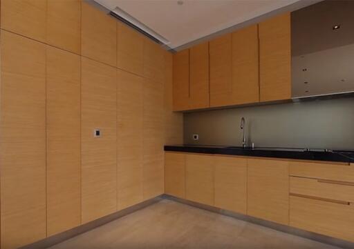 Saladaeng Residences  Unfurnished 3 Bedroom Property For Sale in Silom