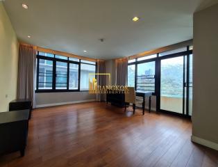 Renovated 3 Bedroom Pet Friendly Apartment For Rent in Thonglor