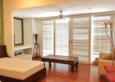 Baan Ananda  Incredible 5 Bedroom Pet Friendly Penthouse in Ekkamai