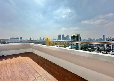 Luxury 2 Bedroom Serviced Apartment in Sukhumvit 12