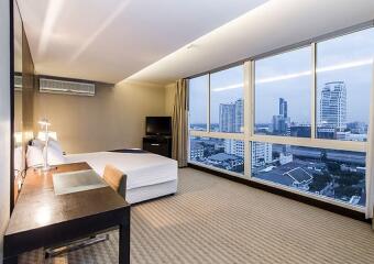 3 Bed Serviced Apartment For Rent in Sathorn BR7421SA