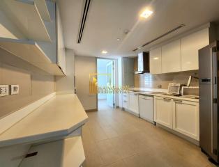 4 Bedroom Apartment in Asoke