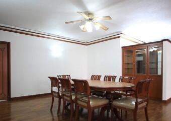 3 Bed Apartment For Rent in Chidlom BR20247AP