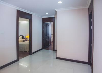 3 Bed Apartment For Rent in Asoke BR20252AP