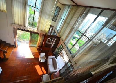 3 Bedroom Duplex Penthouse Apartment in Phrom Phong