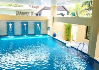 3 Bed Duplex Serviced Apartment For Rent in Ekkamai BR20579AP