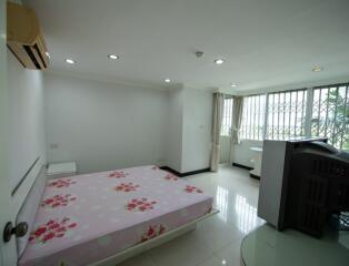 Oriental Towers  Very Spacious 4 Bedroom Ekkamai Property