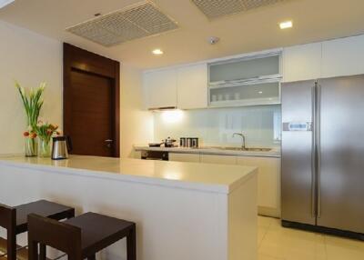 3 Bed Apartment For Rent in Silom BR20448AP