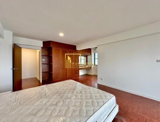 Spacious 3 Bedroom Apartment With Lake View