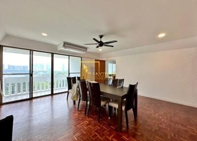 Spacious 3 Bedroom Apartment With Lake View