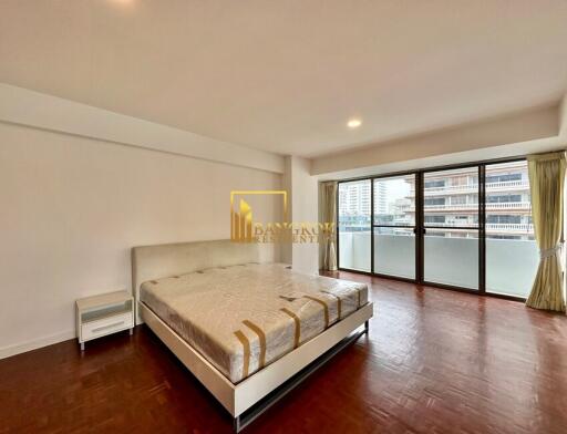 Spacious 3 Bedroom Apartment With Lake View