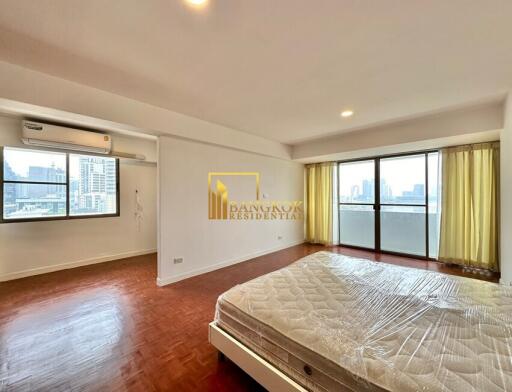 Spacious 3 Bedroom Apartment With Lake View