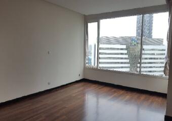 3 Bed Condo For Rent in Sathorn BR11279CD