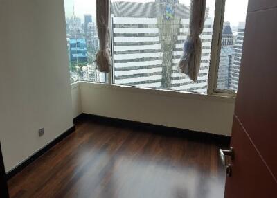 3 Bed Condo For Rent in Sathorn BR11279CD