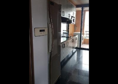 Baan Na Varang  2 Bedroom Condo For Rent in Chidlom BR11325CD