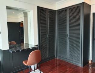 1 Bedroom For Rent in President Place, Chidlom