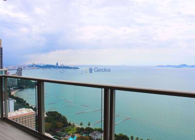 2 Bedrooms Condo in The Riviera Wong Amat Beach Wongamat C005393